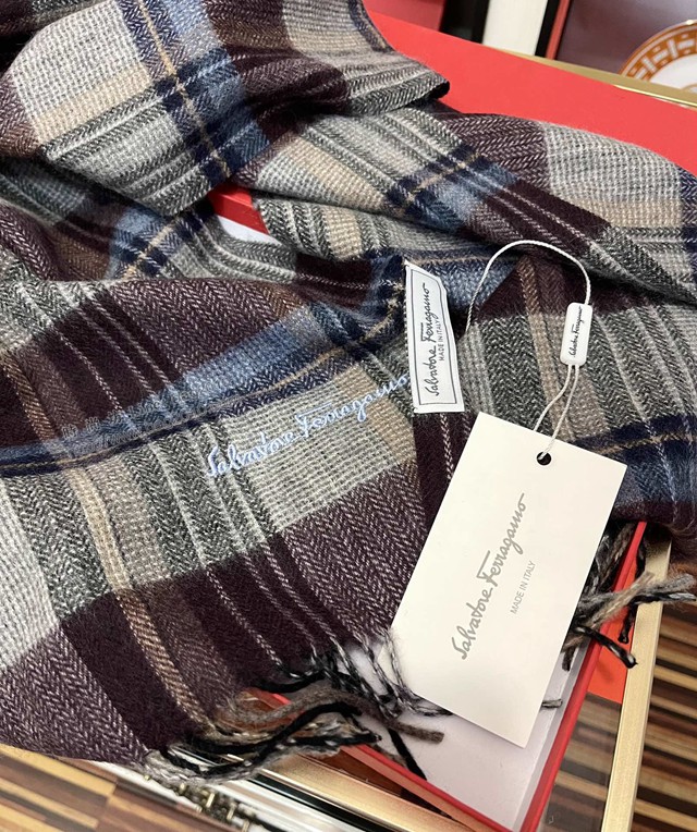 菲拉格慕2021最新款男女士圍巾條紋山羊絨圍巾  mmj1209